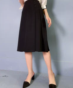 Chân váy dài phối 3 cúc V105 9 2026